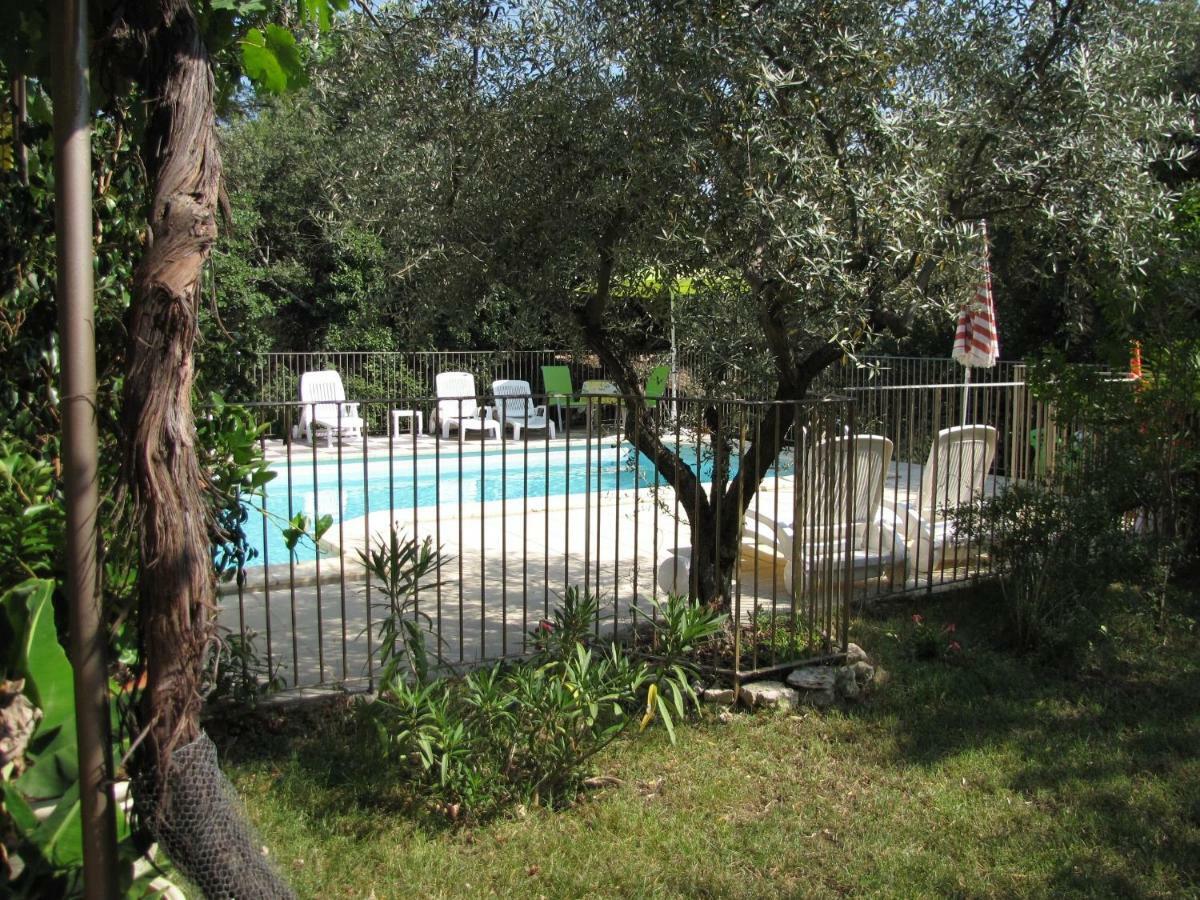 Domaine Du Bois Gite Bleuette Galargues Exterior photo